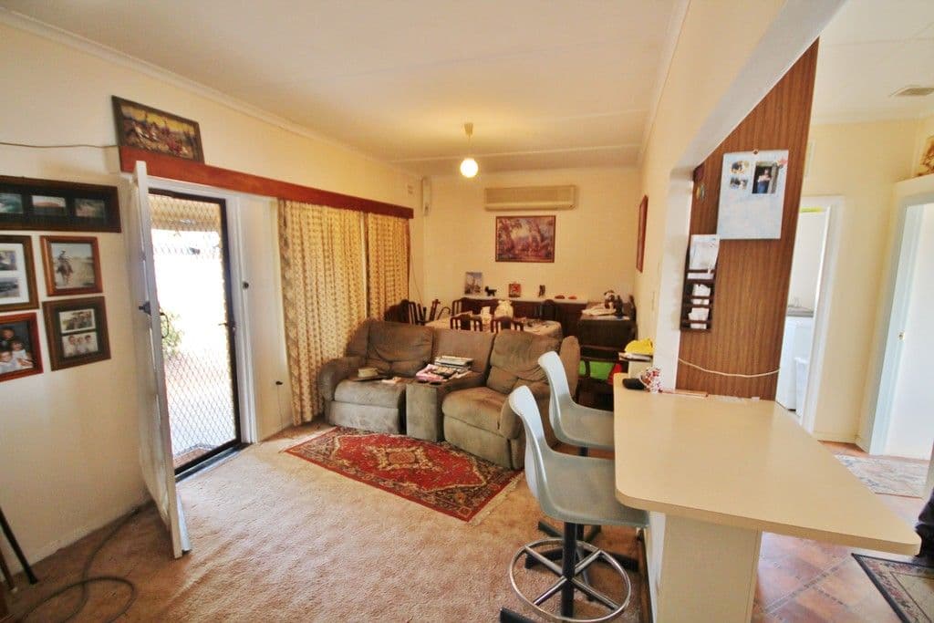 69 Allanan Street, Young NSW 2594, Young - Thumbnail 2