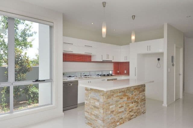 5024 Emerald Island Drive, CARRARA QLD 4211, Carrara - Thumbnail 2
