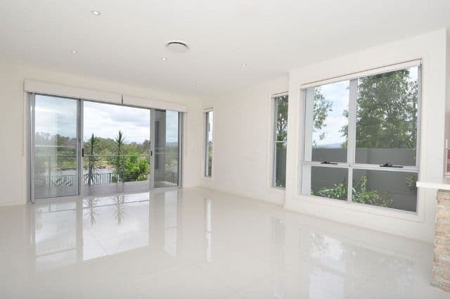 5024 Emerald Island Drive, CARRARA QLD 4211, Carrara - Thumbnail 3