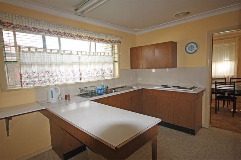 18 Lawson Street, CAMPBELLTOWN NSW 2560, Campbelltown - Thumbnail 2