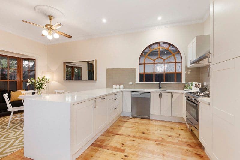 4 McPherson Avenue, CARNEGIE VIC 3163, Carnegie - Thumbnail 2