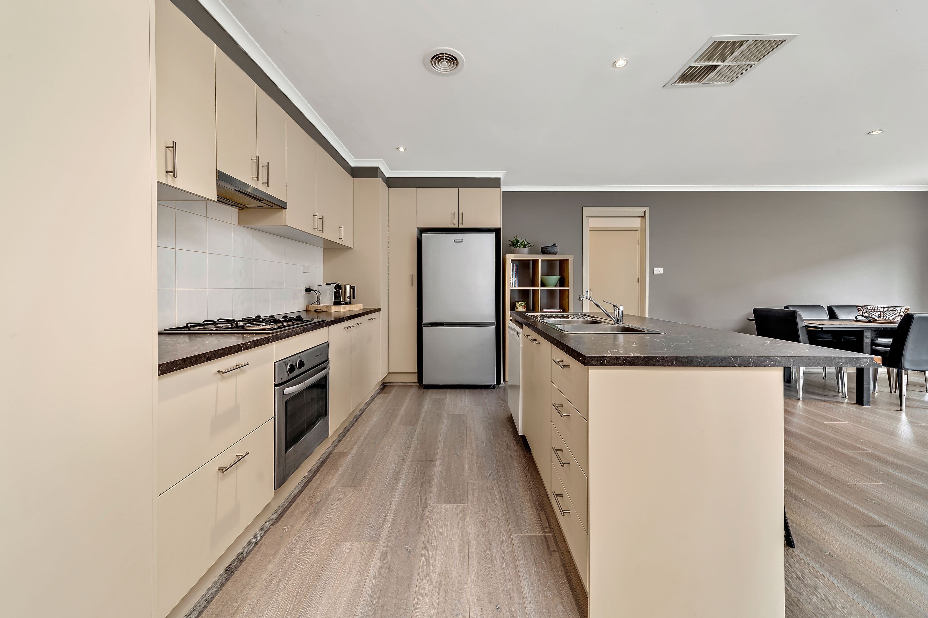 19 Hanrahan Crescent, Dunlop ACT 2615, Dunlop - Thumbnail 6