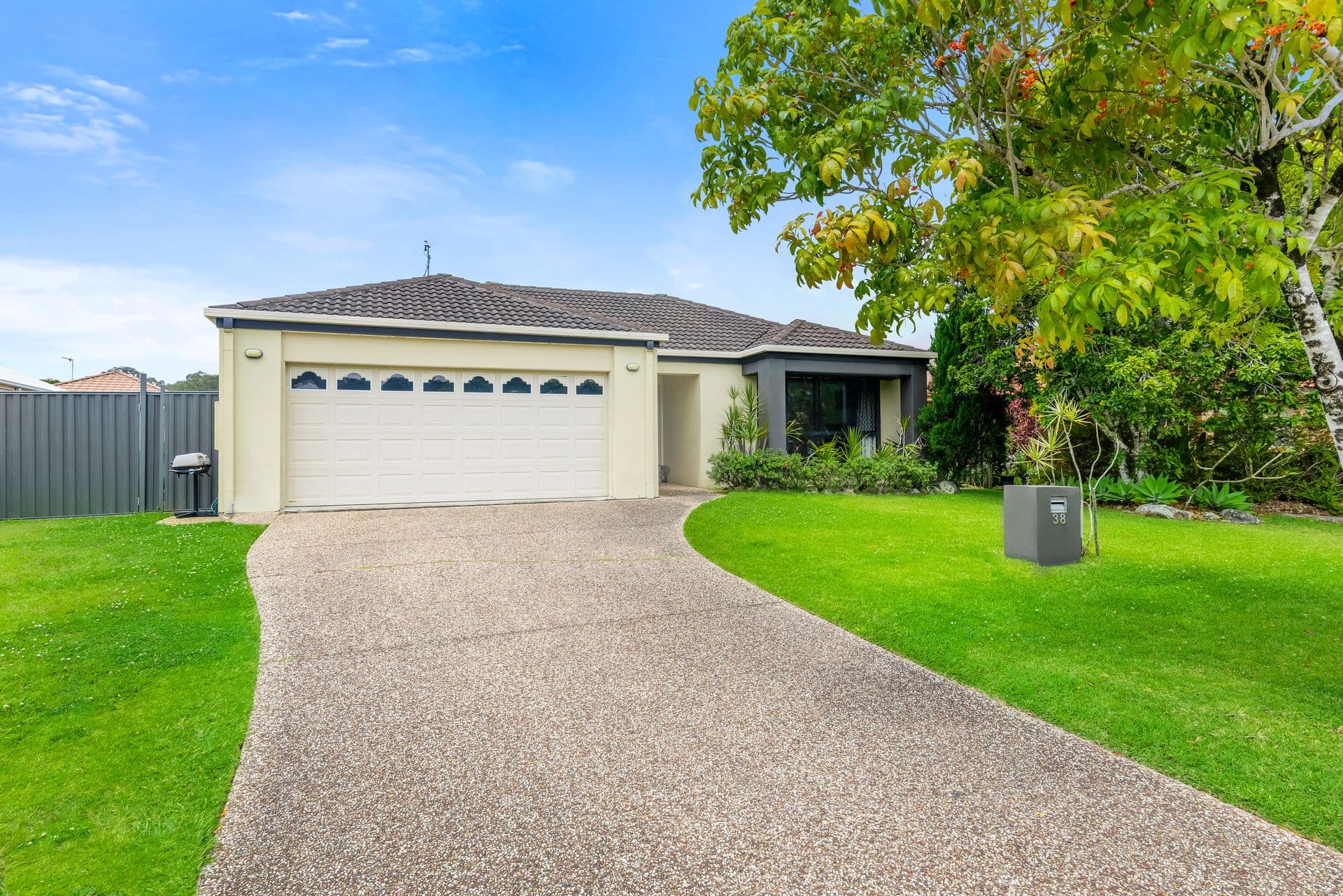 38 Casuarina Drive, Elanora QLD 4221, Elanora - Thumbnail 2