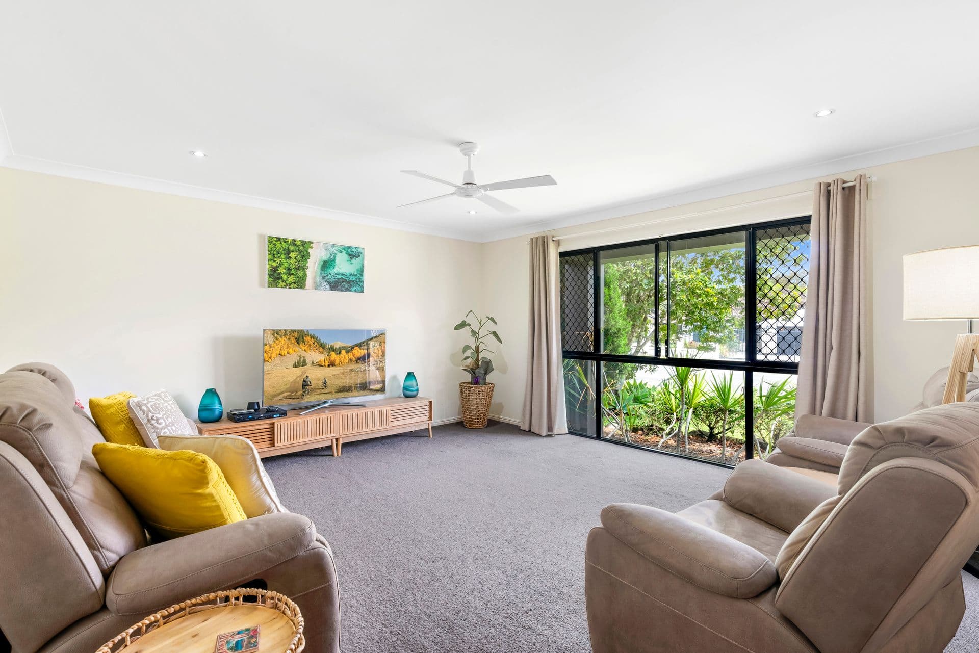 38 Casuarina Drive, Elanora QLD 4221, Elanora - Thumbnail 5