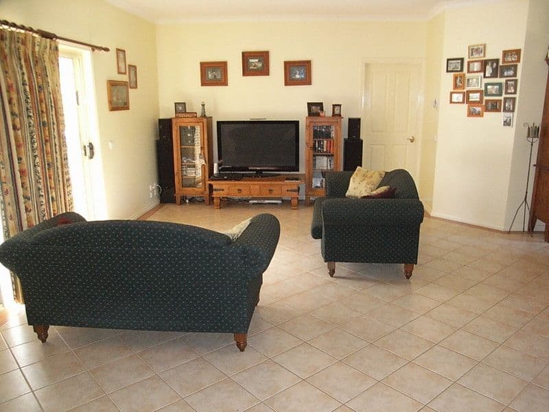 12 Schoeffel Drive, ECHUCA VIC 3564, Echuca - Thumbnail 5