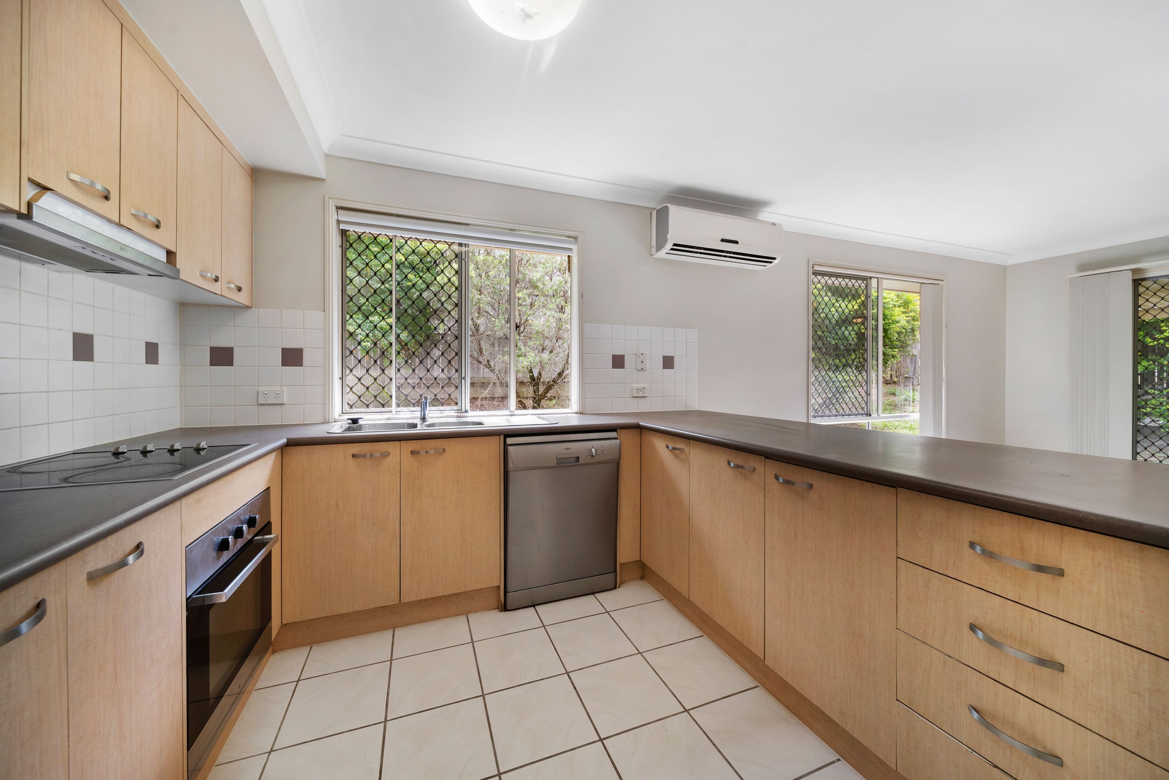 25 Cherokee Place, Heritage Park QLD 4118, Heritage Park - Thumbnail 3