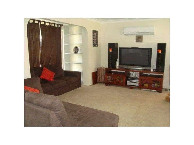 19 Yorkshire Crescent, Mount Warren Park QLD 4207, Mount Warren Park - Thumbnail 2