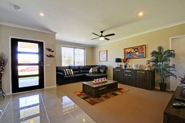 29 Moore Street, ROSEDALE VIC 3847, Rosedale - Thumbnail 2