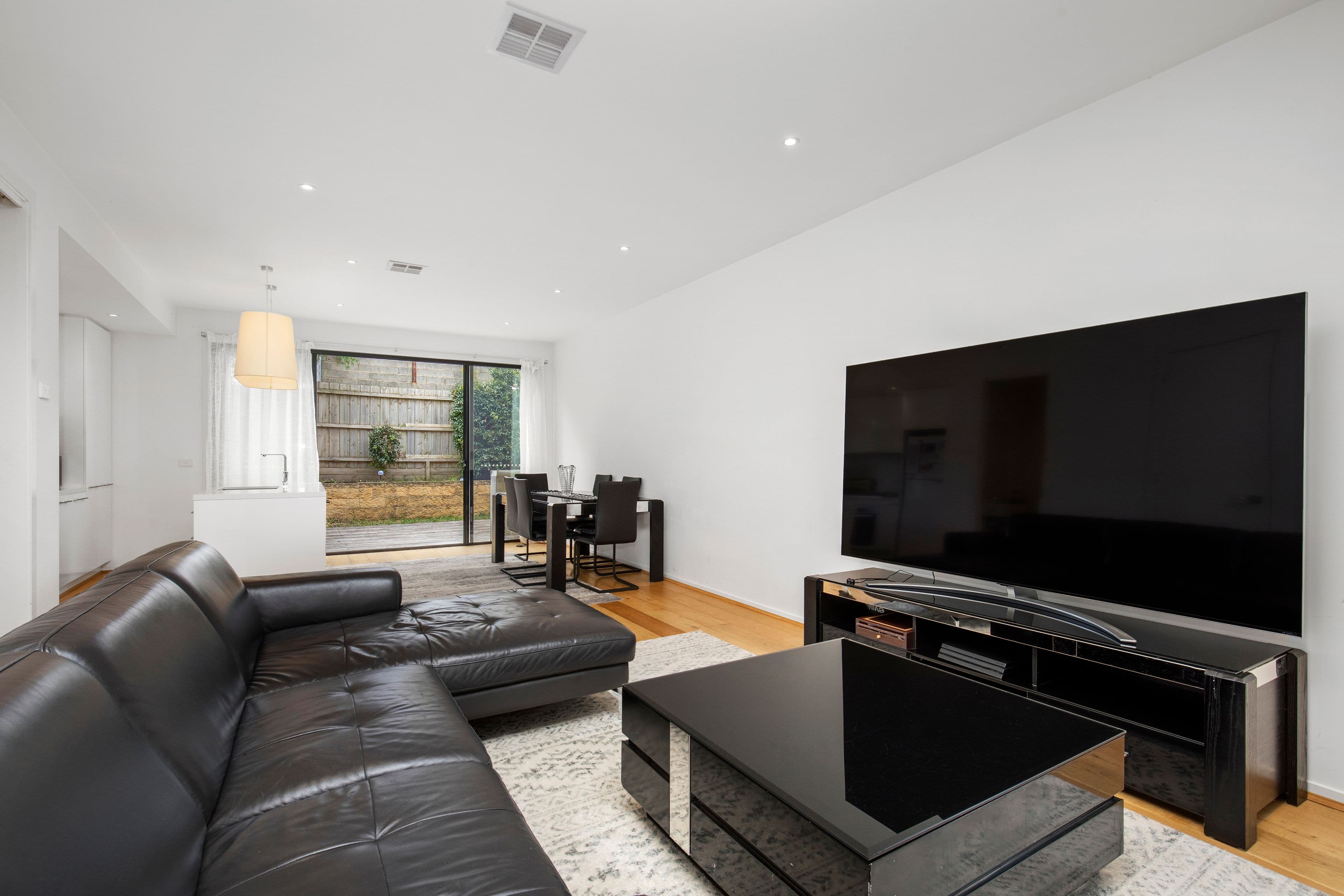 11 Mulberry Avenue, Cheltenham VIC 3192, Cheltenham - Thumbnail 2