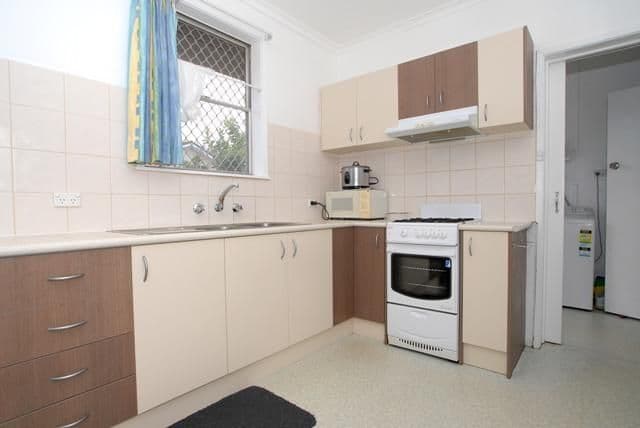 9 Richmond Crescent, WERRIBEE VIC 3030, Werribee - Thumbnail 2