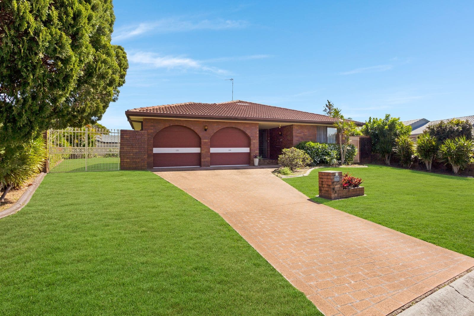 12 Long Island Court, Mermaid Waters QLD 4218, Mermaid Waters - Image 1