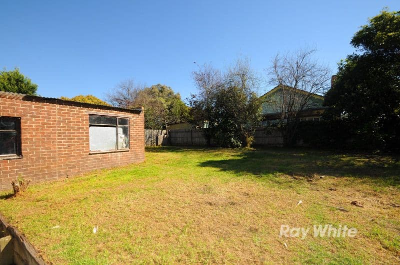 62 Scoresby Road, BAYSWATER VIC 3153, Bayswater - Thumbnail 4