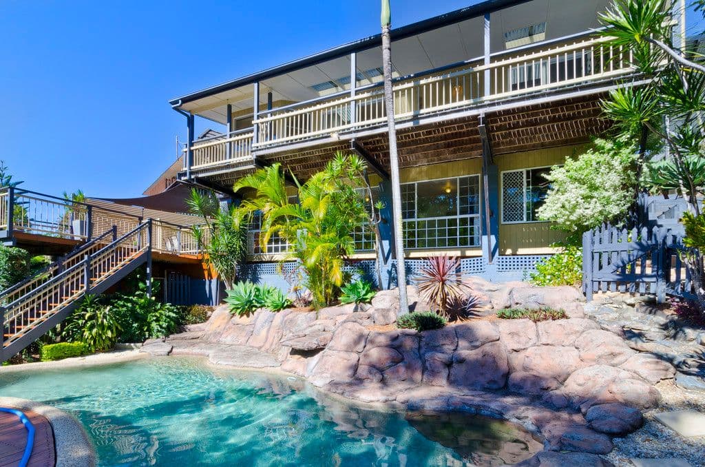 17 Crest Drive, CURRUMBIN QLD 4223, Currumbin - Thumbnail 2