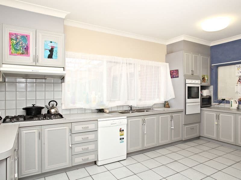 28 Charlotte Road, MILL PARK VIC 3082, Mill Park - Thumbnail 6