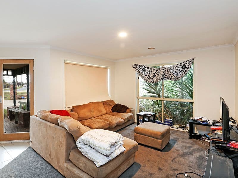 21 Carbine Drive, St Albans Park VIC 3219, St Albans Park - Thumbnail 2