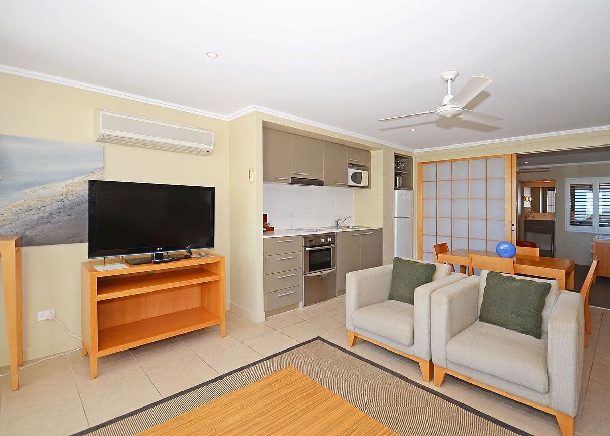569 Charlton Esplanade, URANGAN QLD 4655, Urangan - Thumbnail 5
