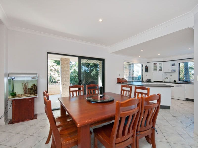 19 Edinburgh Close, UPPER KEDRON QLD 4055, Upper Kedron - Thumbnail 3