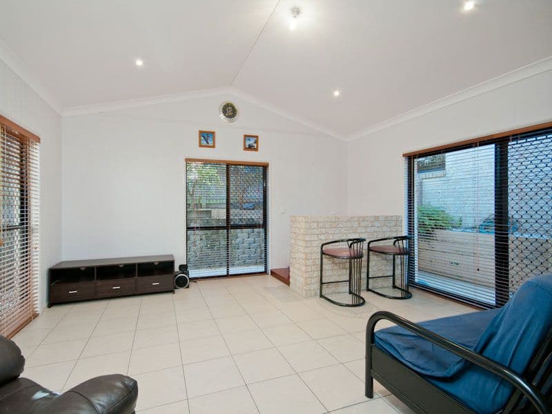 19 Edinburgh Close, UPPER KEDRON QLD 4055, Upper Kedron - Thumbnail 5