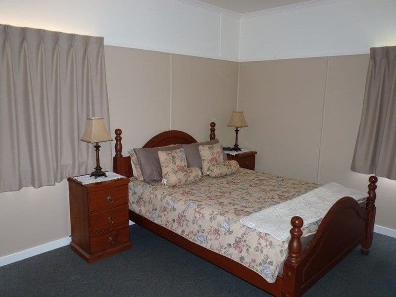 6  James Street, OAKEY QLD 4401, Oakey - Thumbnail 7