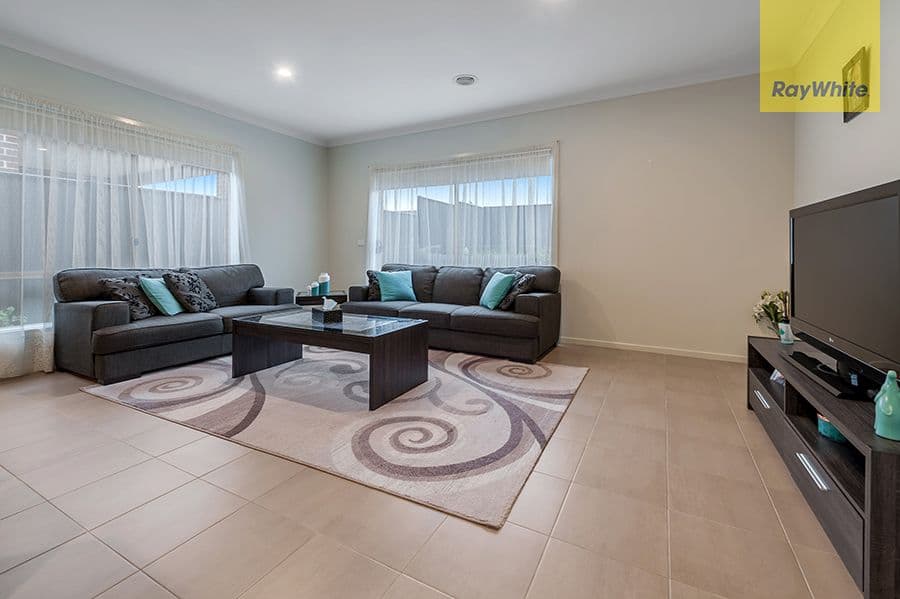 17 Pinnacle Drive, Craigieburn VIC 3064, Craigieburn - Thumbnail 5