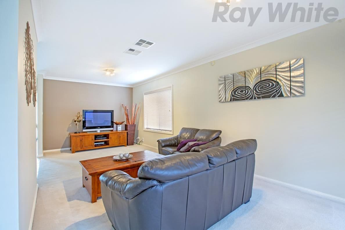 7 Triabunna Avenue, West Hoxton - Thumbnail 4