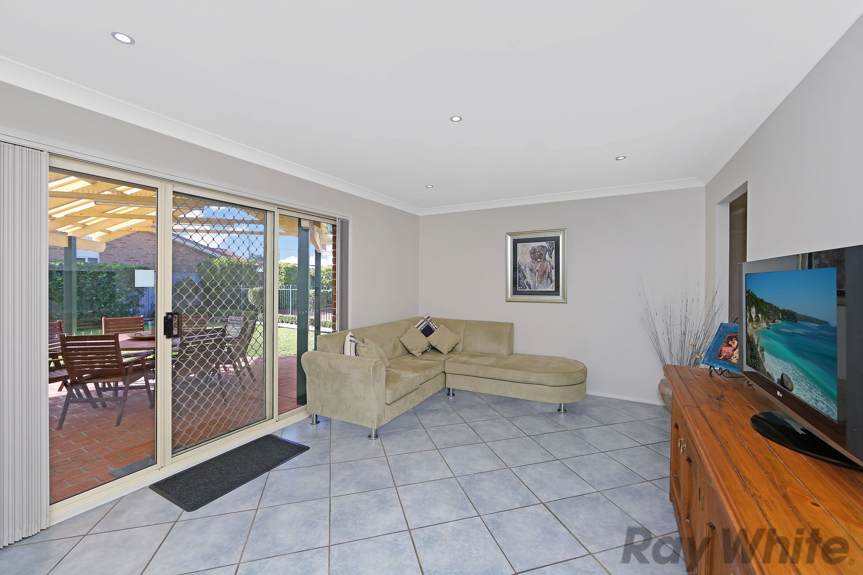 2 Bristol Close, Kanwal - Thumbnail 8