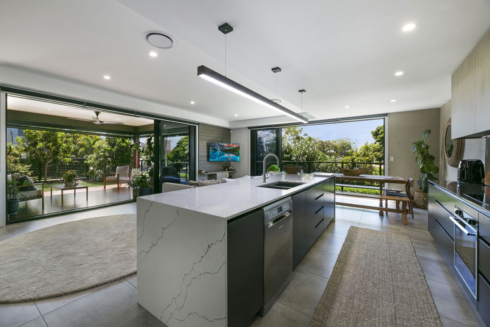 25 Waratah Avenue, Biggera Waters QLD 4216, Biggera Waters - Thumbnail 7