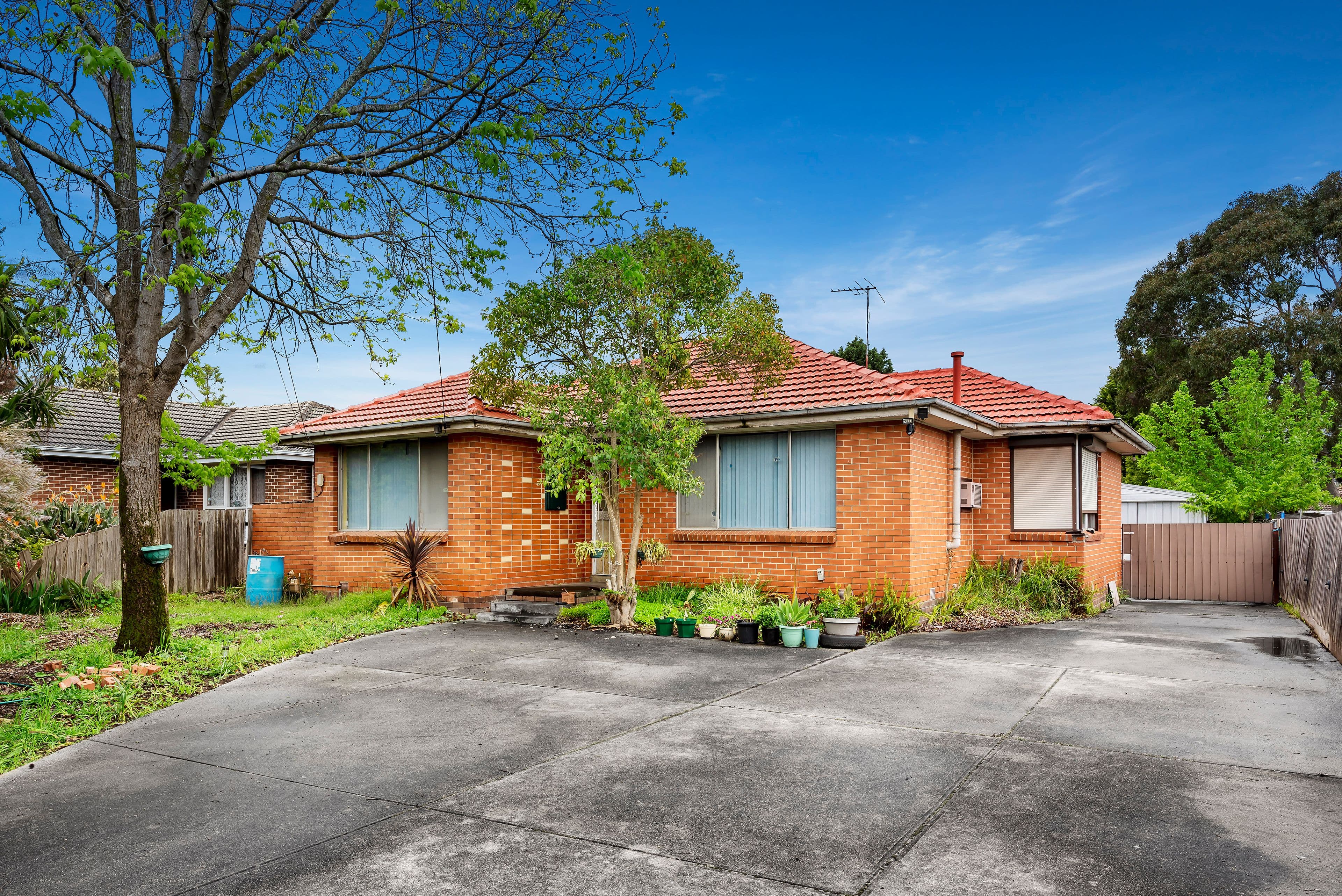 8 Allanfield Crescent, Wantirna South VIC 3152, Wantirna South - Image 1