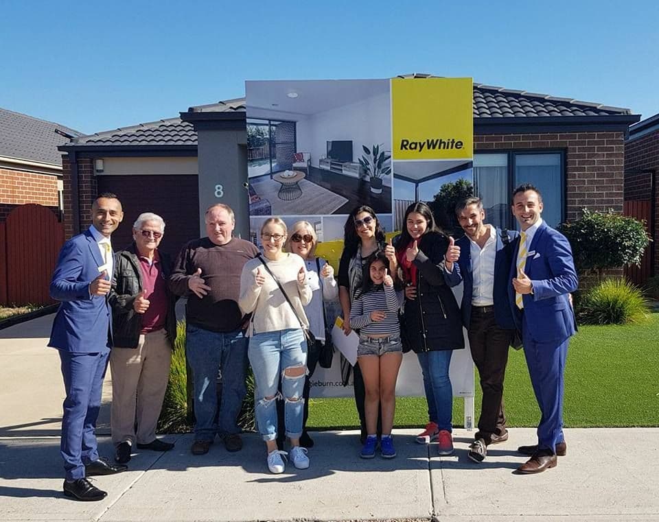 8 Silverwood Drive, Greenvale VIC 3059, Greenvale - Thumbnail 2