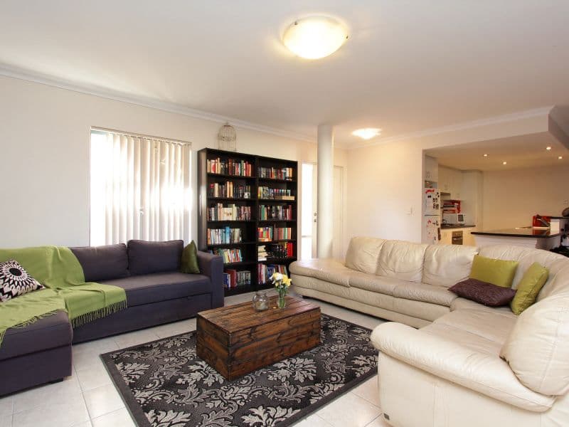 8 Hillcrest Road, KEWDALE WA 6105, Kewdale - Thumbnail 2