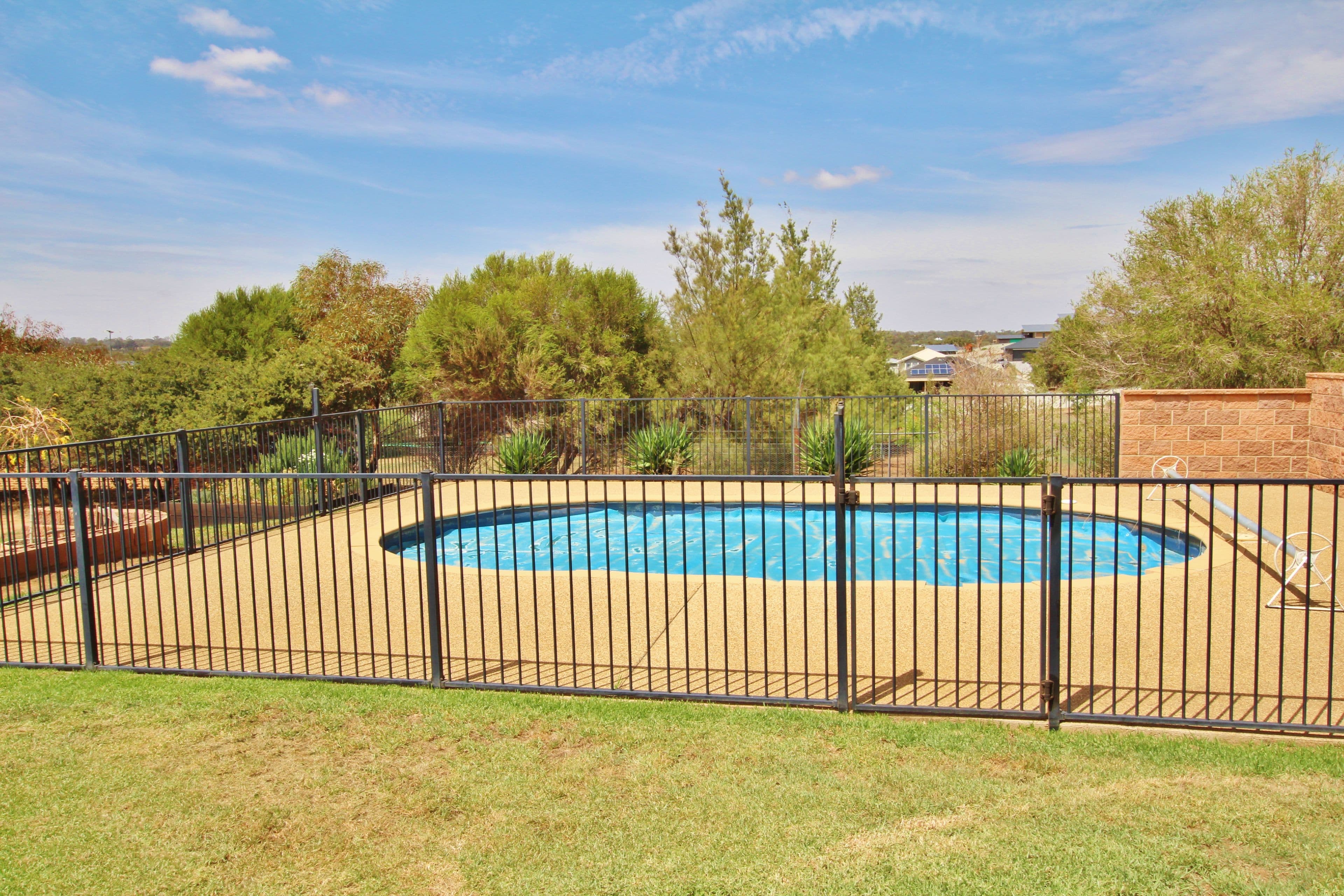 10 Forsythe Avenue, Young NSW 2594, Young - Thumbnail 3