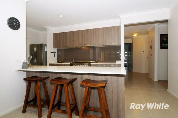 16 Hermes Avenue, CRANBOURNE WEST VIC 3977, Cranbourne West - Thumbnail 2