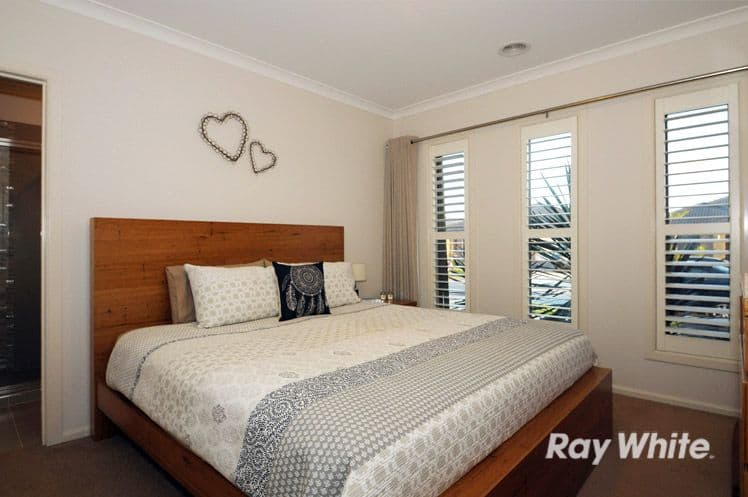16 Hermes Avenue, CRANBOURNE WEST VIC 3977, Cranbourne West - Thumbnail 8