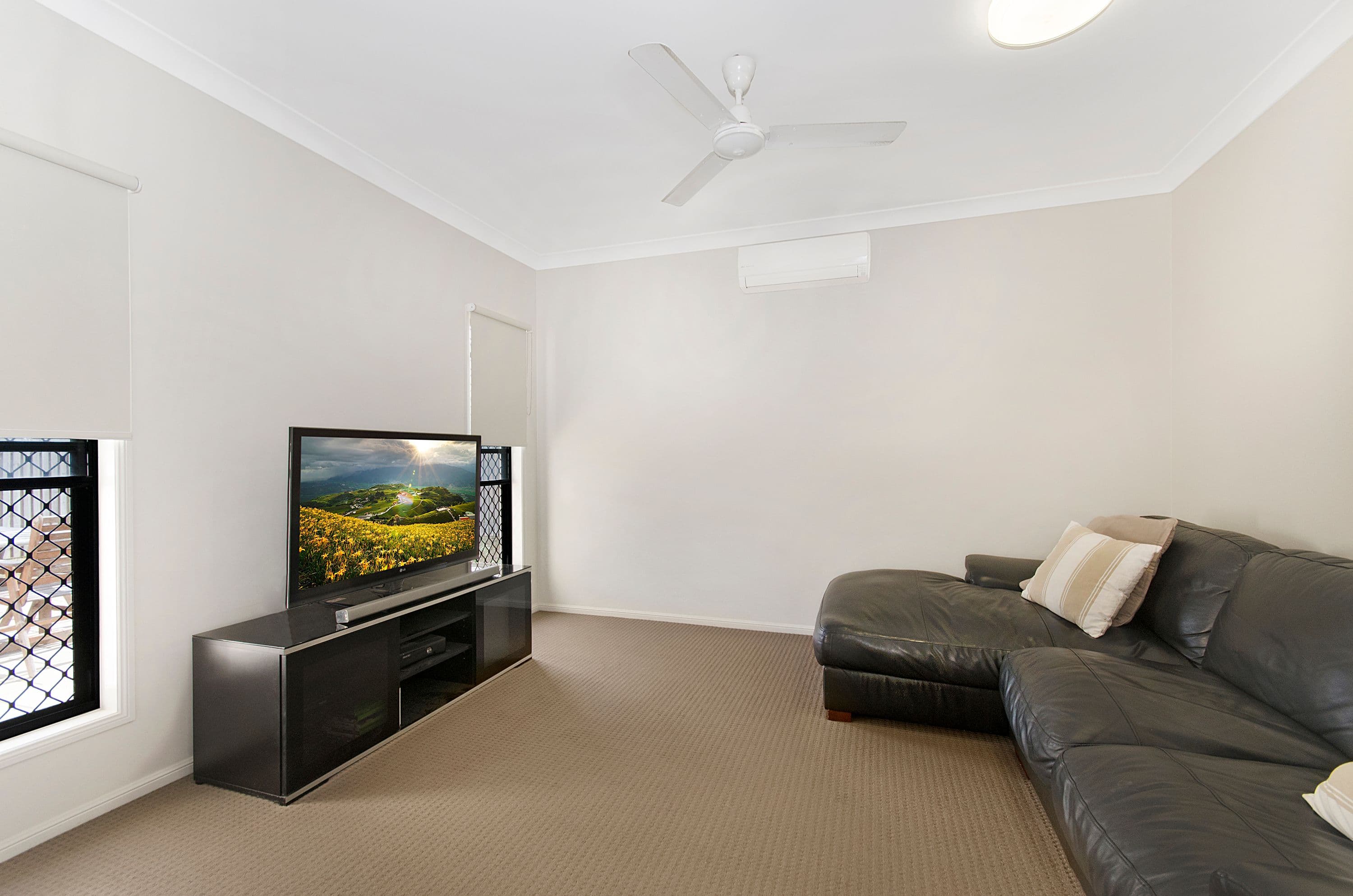 27 Dahlia Street, Burdell QLD 4818, Burdell - Thumbnail 2