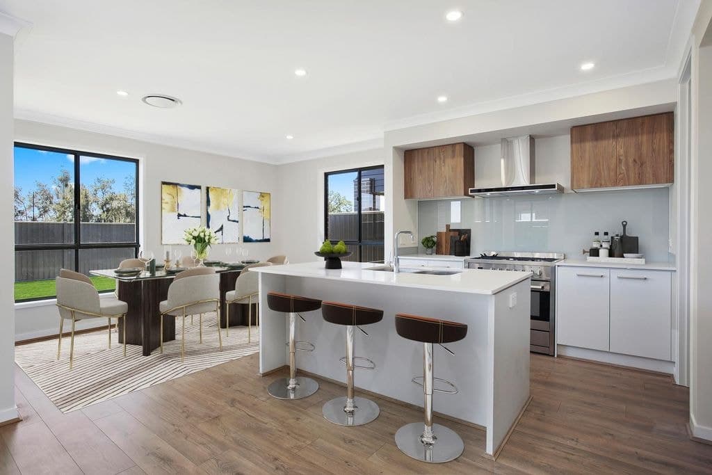 33 Vanderfield Crescent, Oran Park - Thumbnail 4
