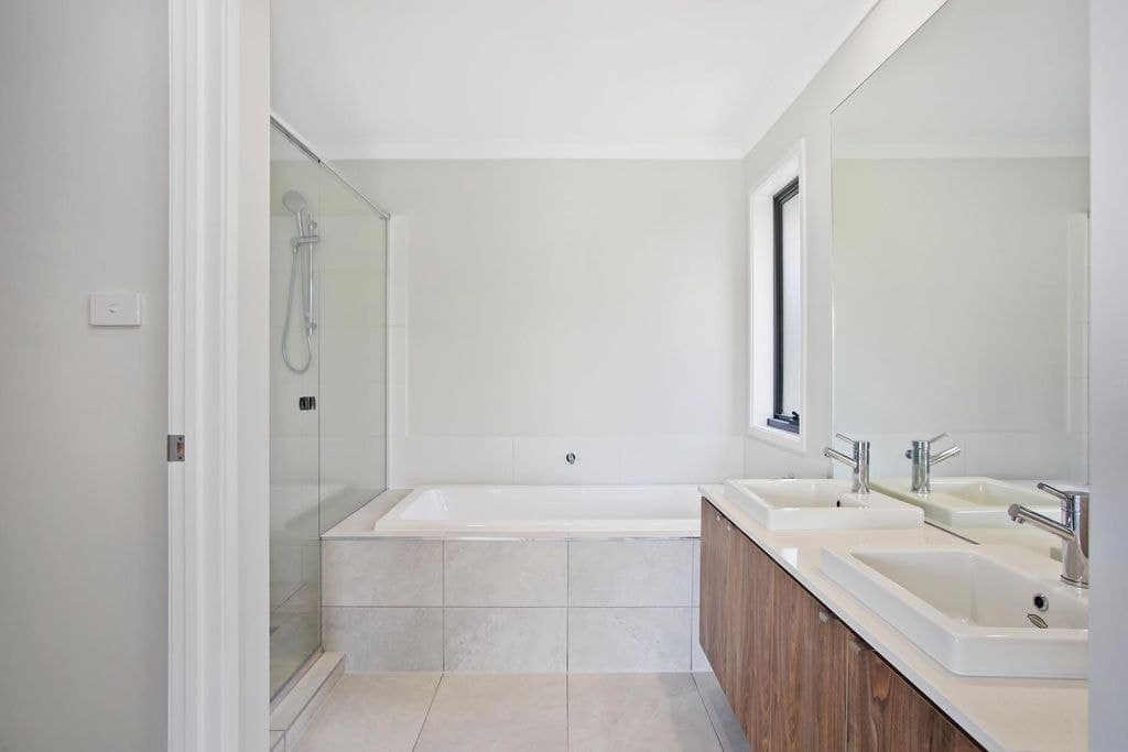 33 Vanderfield Crescent, Oran Park - Thumbnail 6