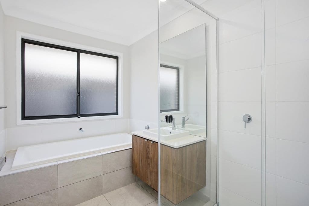 33 Vanderfield Crescent, Oran Park - Thumbnail 8