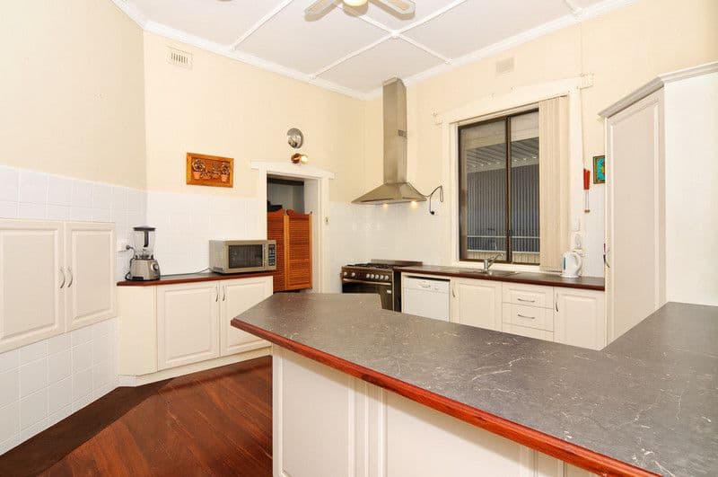 20 Milne Terrace, MOONTA SA 5558, Moonta - Thumbnail 3