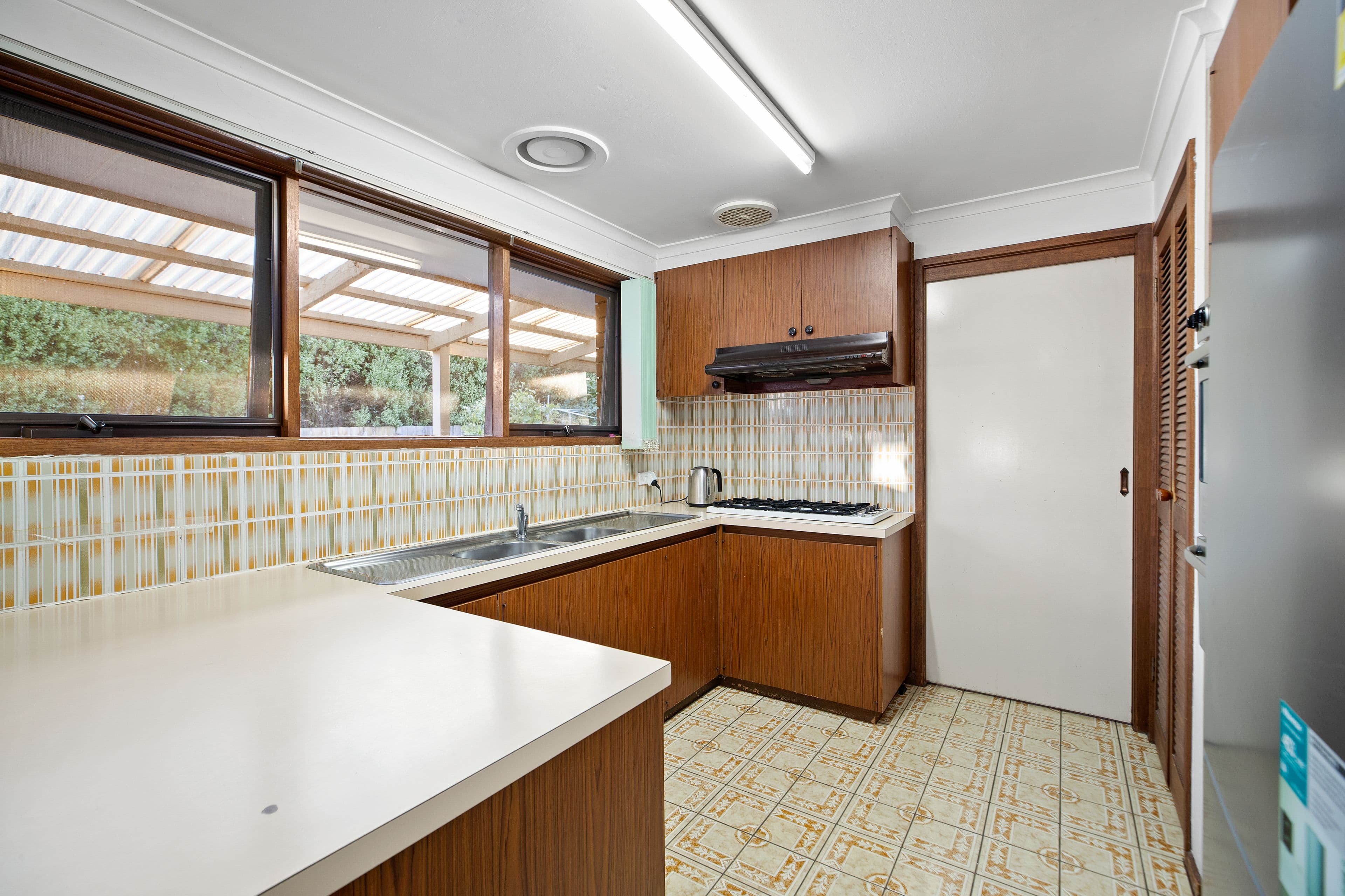 2 Coachmans Square, Wantirna VIC 3152, Wantirna - Thumbnail 3