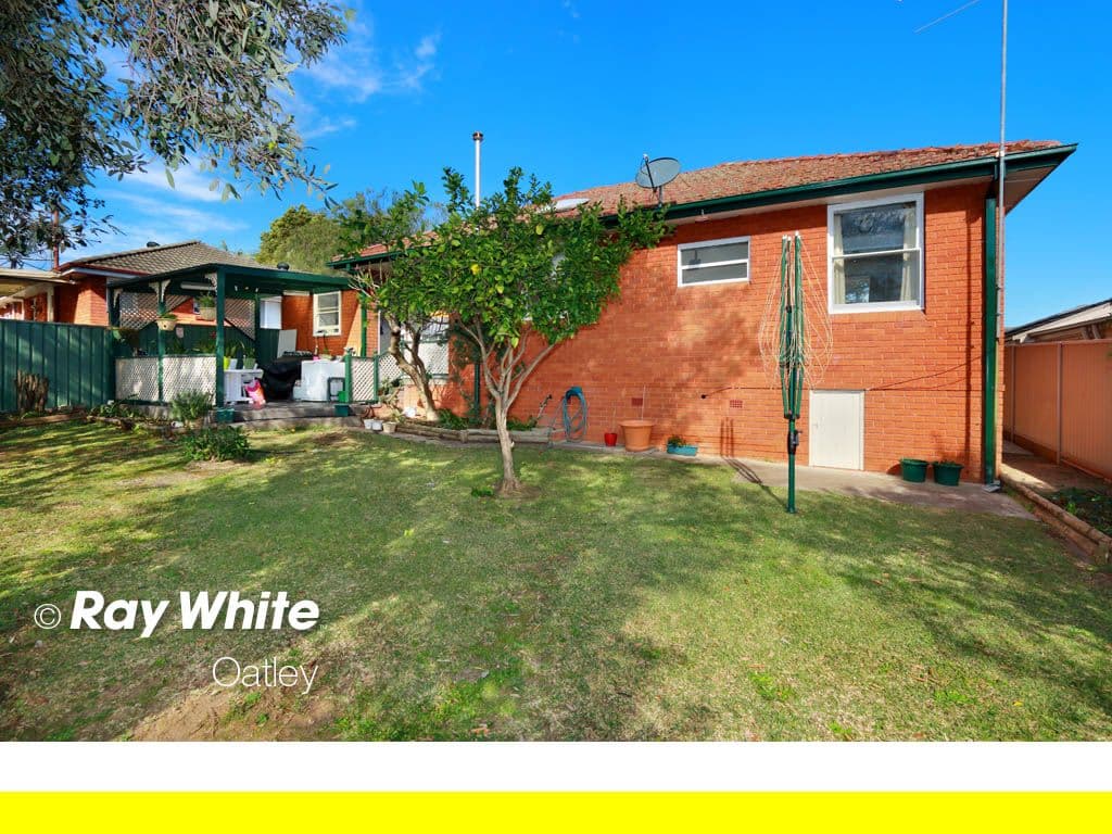 15 Waldo Crescent, PEAKHURST NSW 2210, Peakhurst - Thumbnail 2