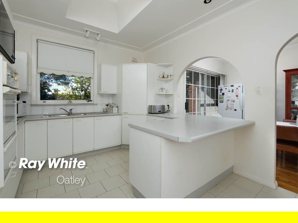 15 Waldo Crescent, PEAKHURST NSW 2210, Peakhurst - Thumbnail 3