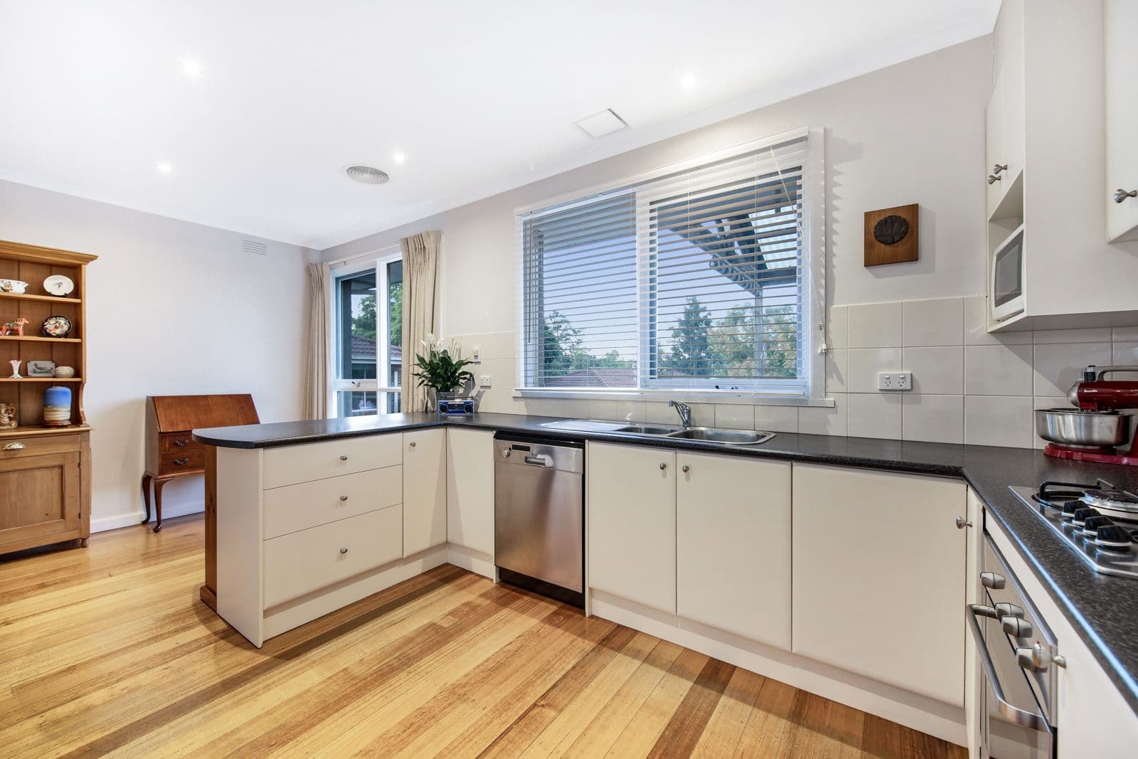 39 Orient Avenue, Mitcham VIC 3132, Mitcham - Thumbnail 5