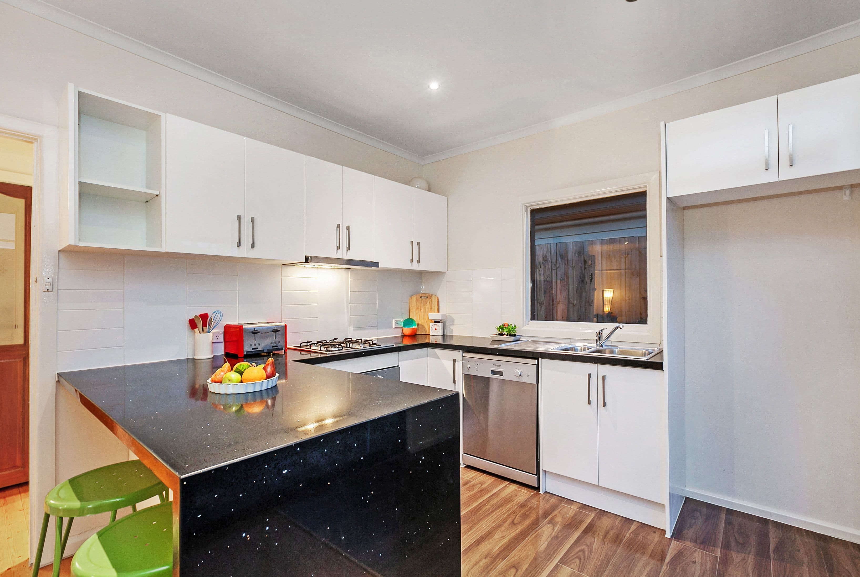 8 Landy Street, Reservoir VIC 3073, Reservoir - Thumbnail 4