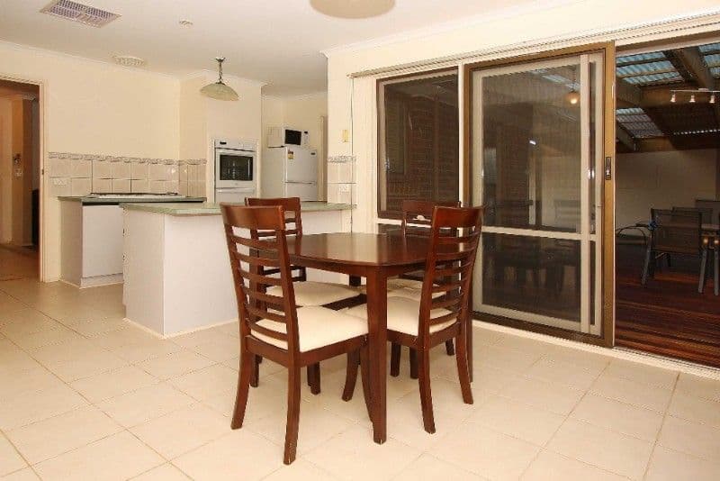 23 Jacaranda Drive, MILL PARK VIC 3082, Mill Park - Thumbnail 4