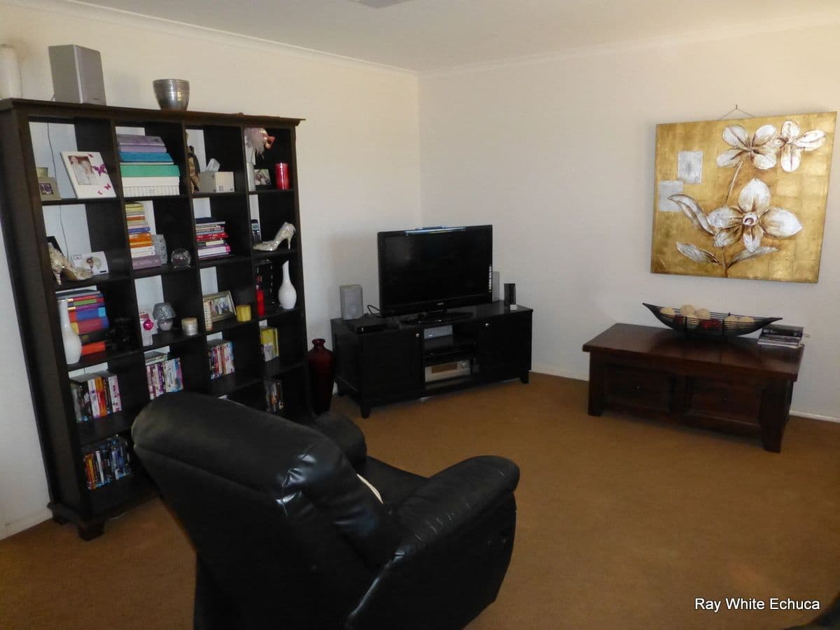 6 Yeovil Court, ECHUCA VIC 3564, Echuca - Thumbnail 2