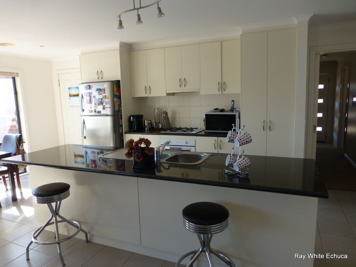 6 Yeovil Court, ECHUCA VIC 3564, Echuca - Thumbnail 4