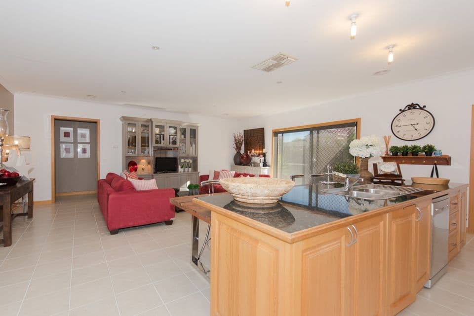 38 Steneker Crescent, Yarrawonga VIC 3730, Yarrawonga - Image 1