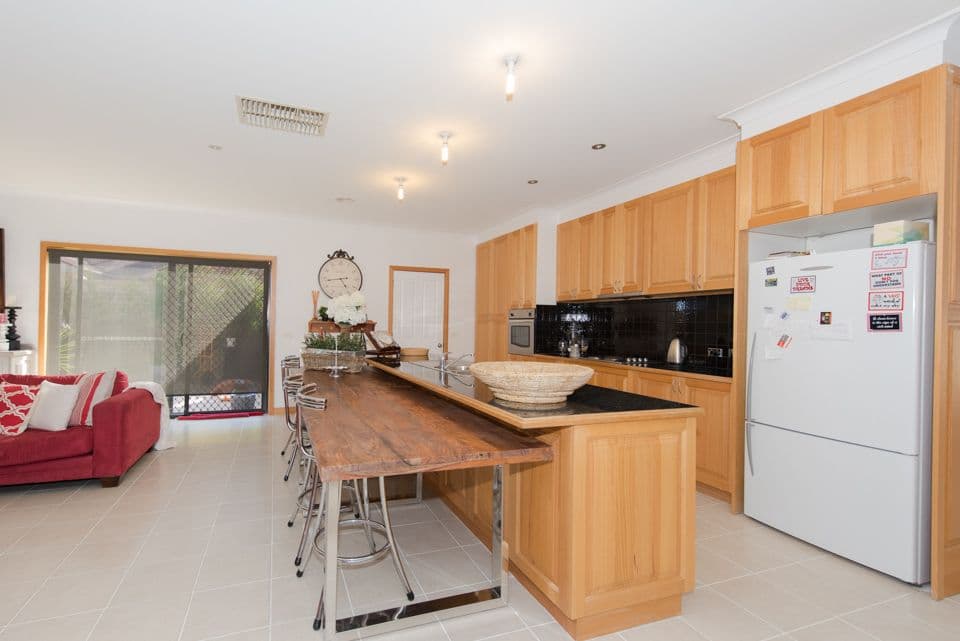 38 Steneker Crescent, Yarrawonga VIC 3730, Yarrawonga - Thumbnail 2