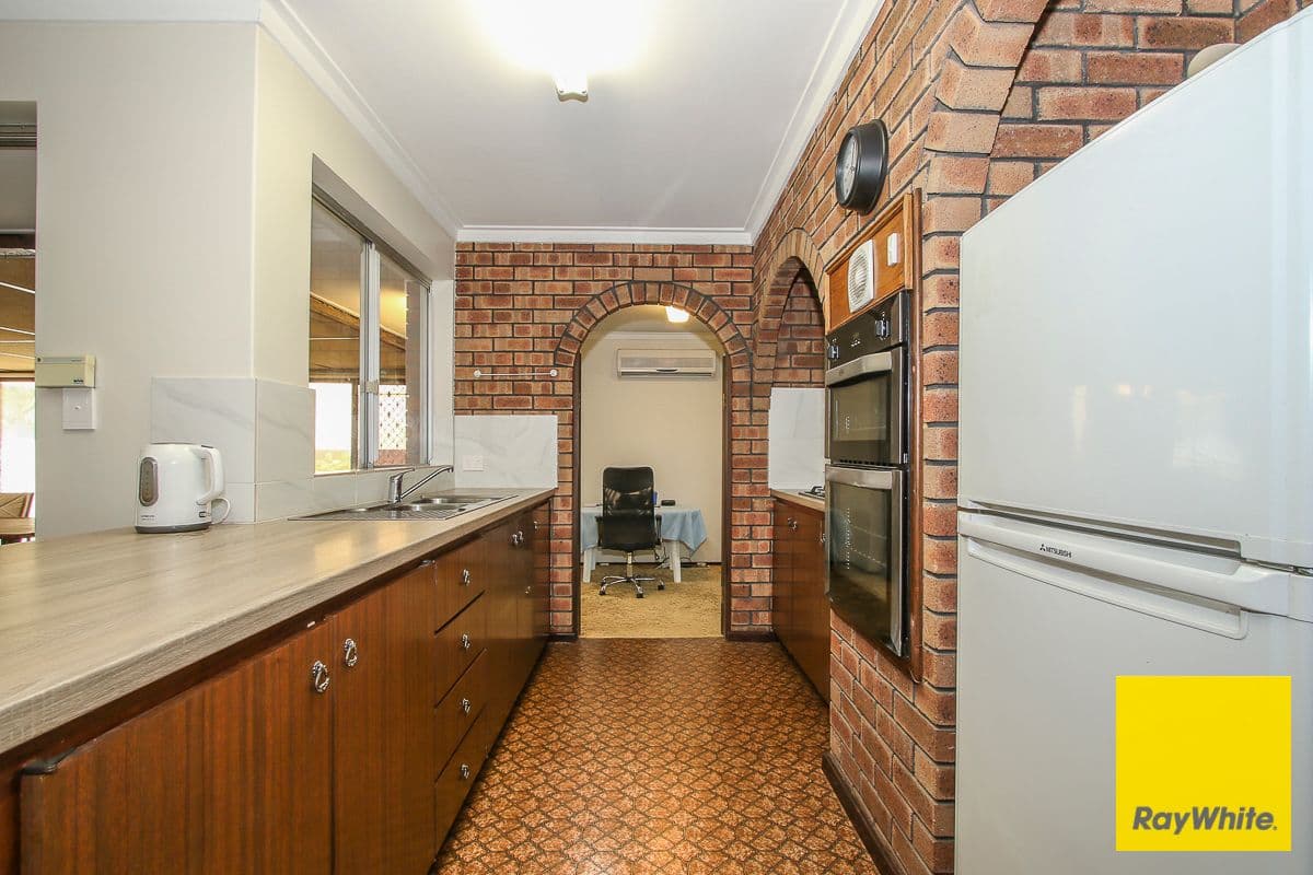 14 Mahonia Way, Forrestfield WA 6058, Forrestfield - Thumbnail 2