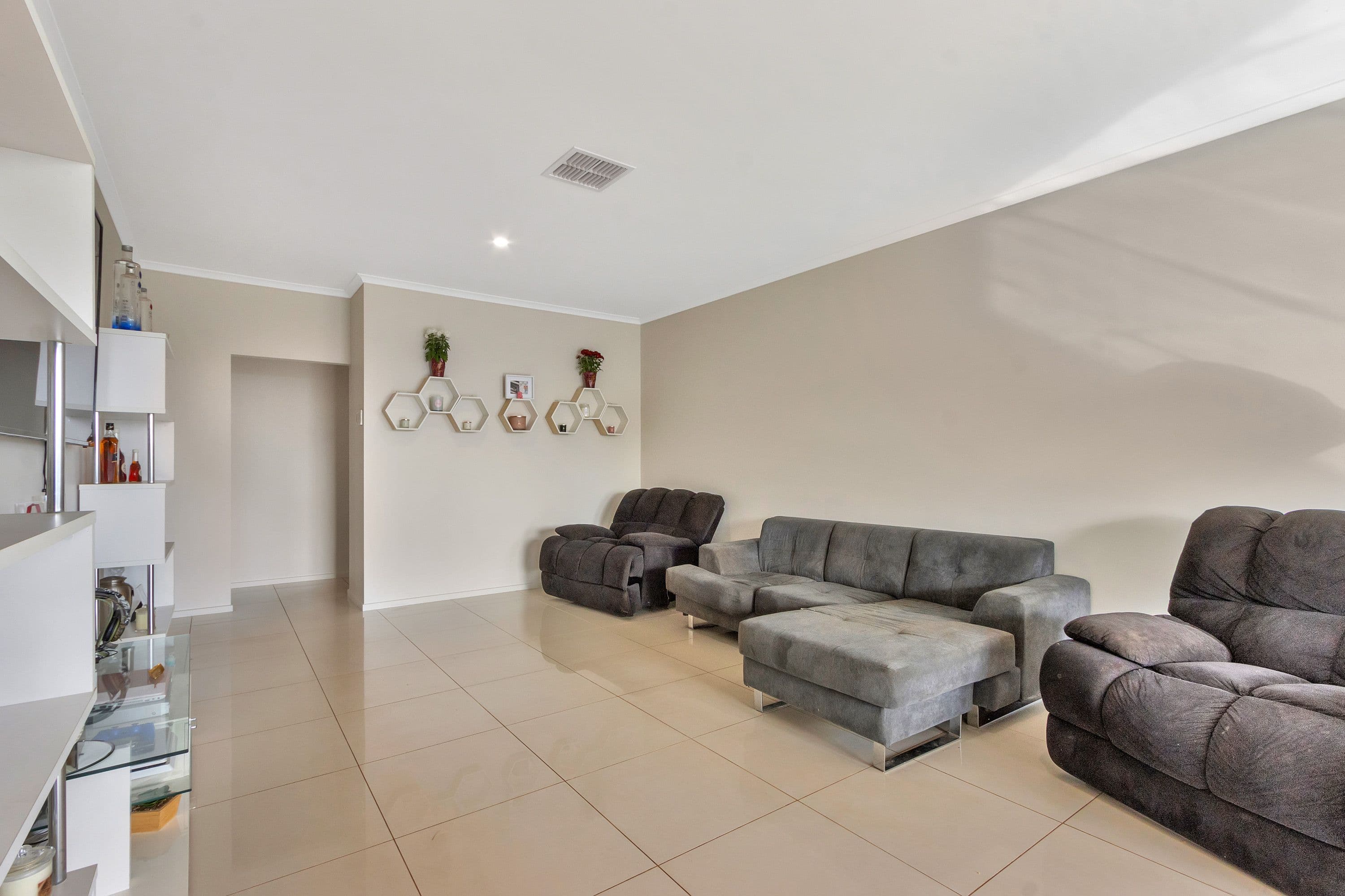 19 Milbourne Court, Lewiston SA 5501, Lewiston - Thumbnail 4